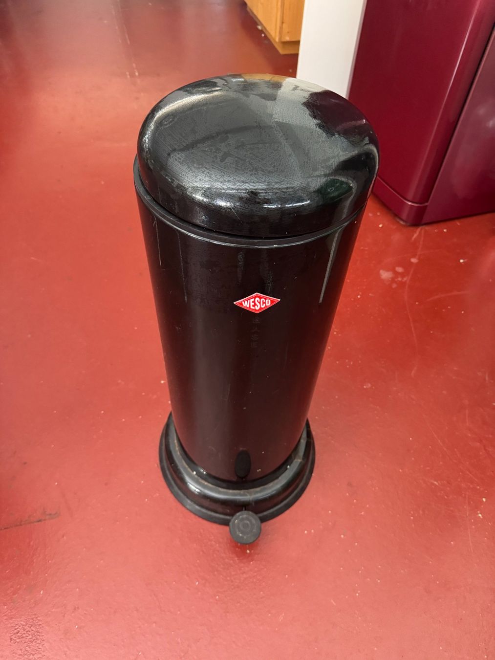 Wesco Cestini per rifiuti: Vintage Wesco Treteimer – Usato da Zürich venduto da koala_1234