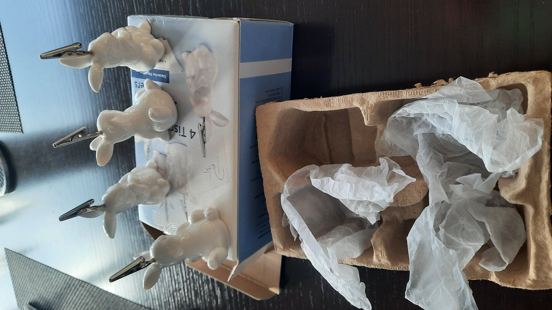 Tutte le decorazioni: Tischkartenhalter: 4 Hasen; neu ungebraucht – Nuovo e nell'imballaggio originale da Herrliberg venduto da AlexandraBopp 1