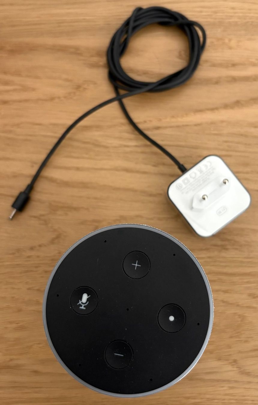 Amazon Lautsprecher: Amazon Echo (2. Gen.) | Lautsprecher mit Alexa | Hellgrau – Gebraucht aus Zürich von Gaikokujin 5