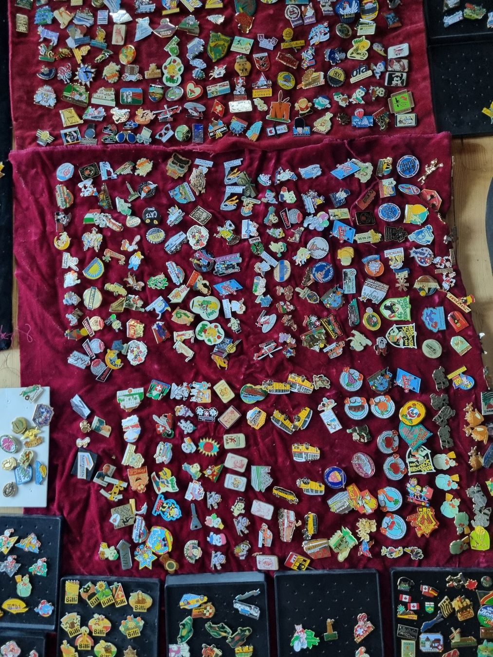 Placchette & Badge: Grosse Sammlung Pins 9 KILO Viele Seltene! – Nuovo (secondo la descrizione) da Trachslau venduto da post35 5