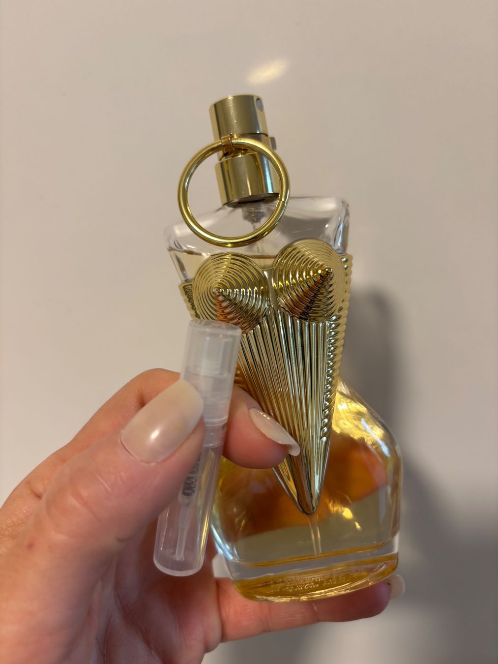 Jean Paul Gaultier Profumi & Eau de Toilette: Jean Paul Gaultier Divine- EDP - Duftprobe 2ML – Usato da Zürich venduto da deruja