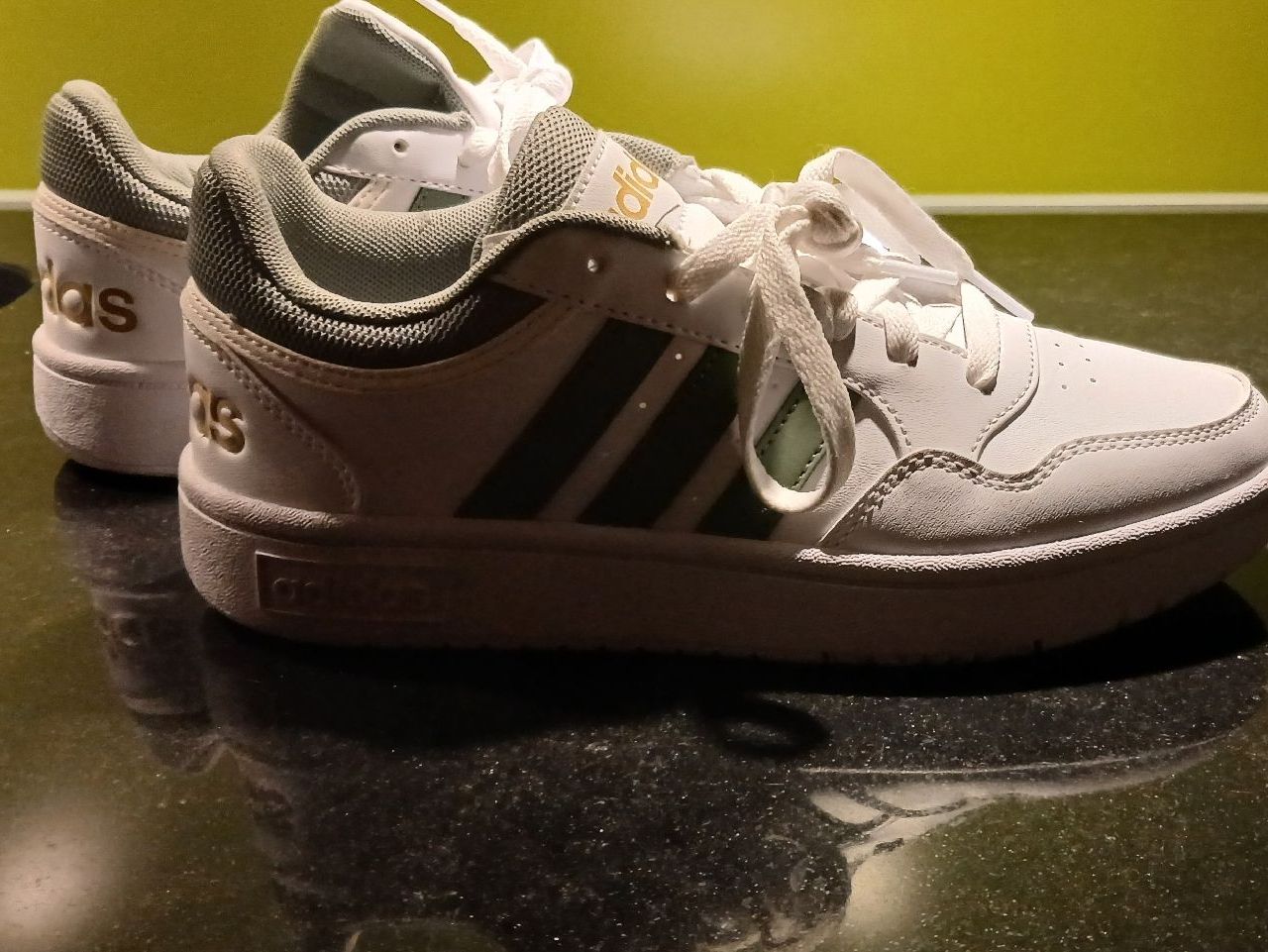 Adidas Schuhe für Mädchen: adidas schuhe 37.5 leder – Gebraucht aus Pfeffikon LU von cleoopatraa 2