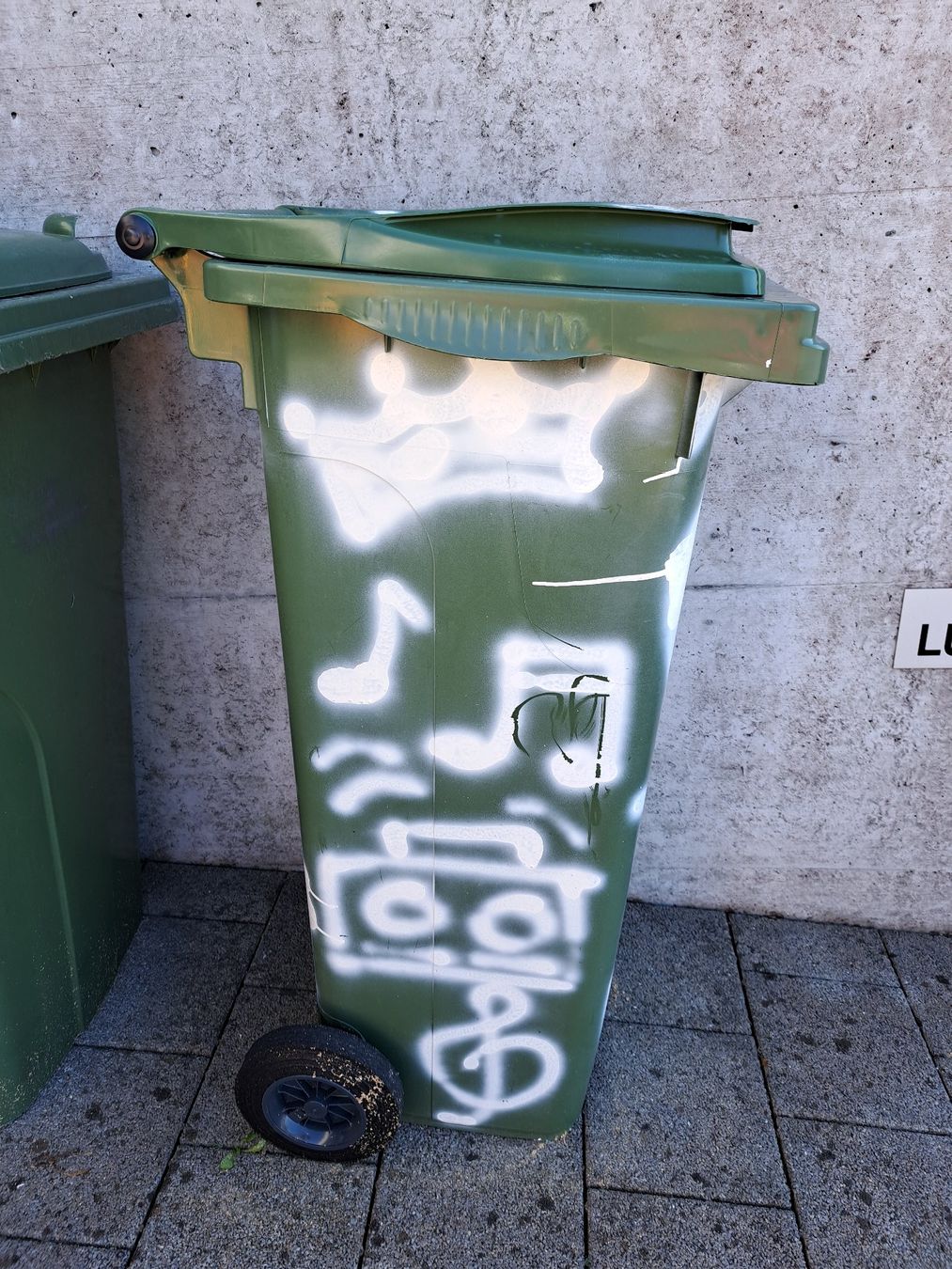 Banconi: Rollbehälter 140 Liter Grünabfuhr – Usato da Dierikon venduto da Sunds