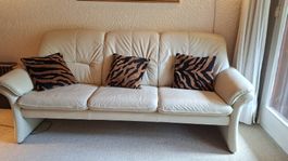 Sofa Echtleder  sehr gutem  Zustand. Abholen in 8308
