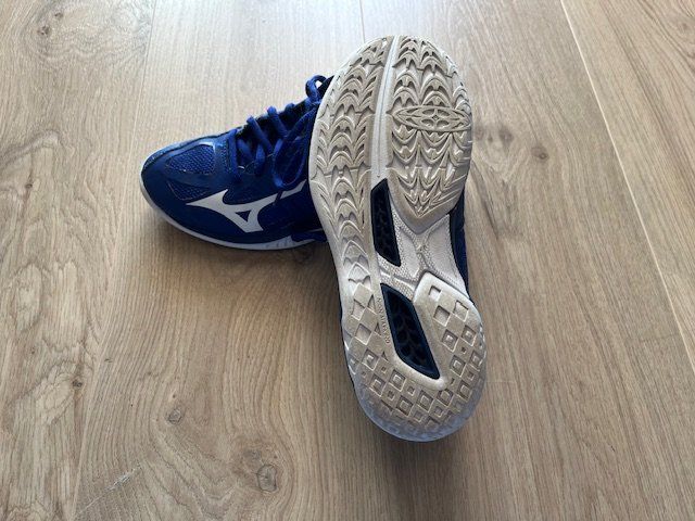 Mizuno Herrenschuhe: Mizuno Hallenturnschuh Lightning Star Grösse 36 – Gebraucht aus Rigi Kaltbad von Tinjac7371 2