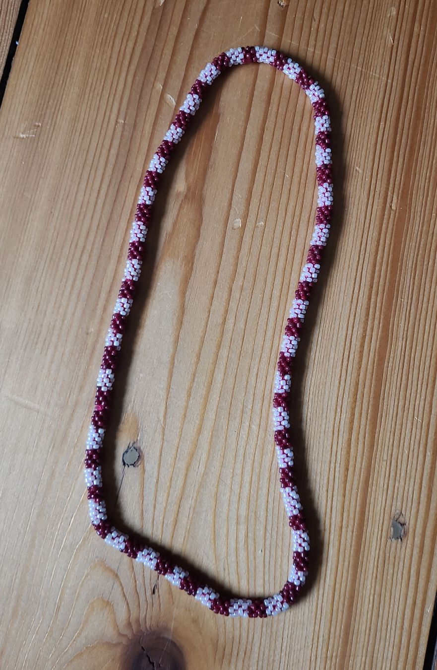 Catenine: Handgemachte Halskette, rot-weiss, Glasperlen – Usato da Binningen venduto da franzfritz