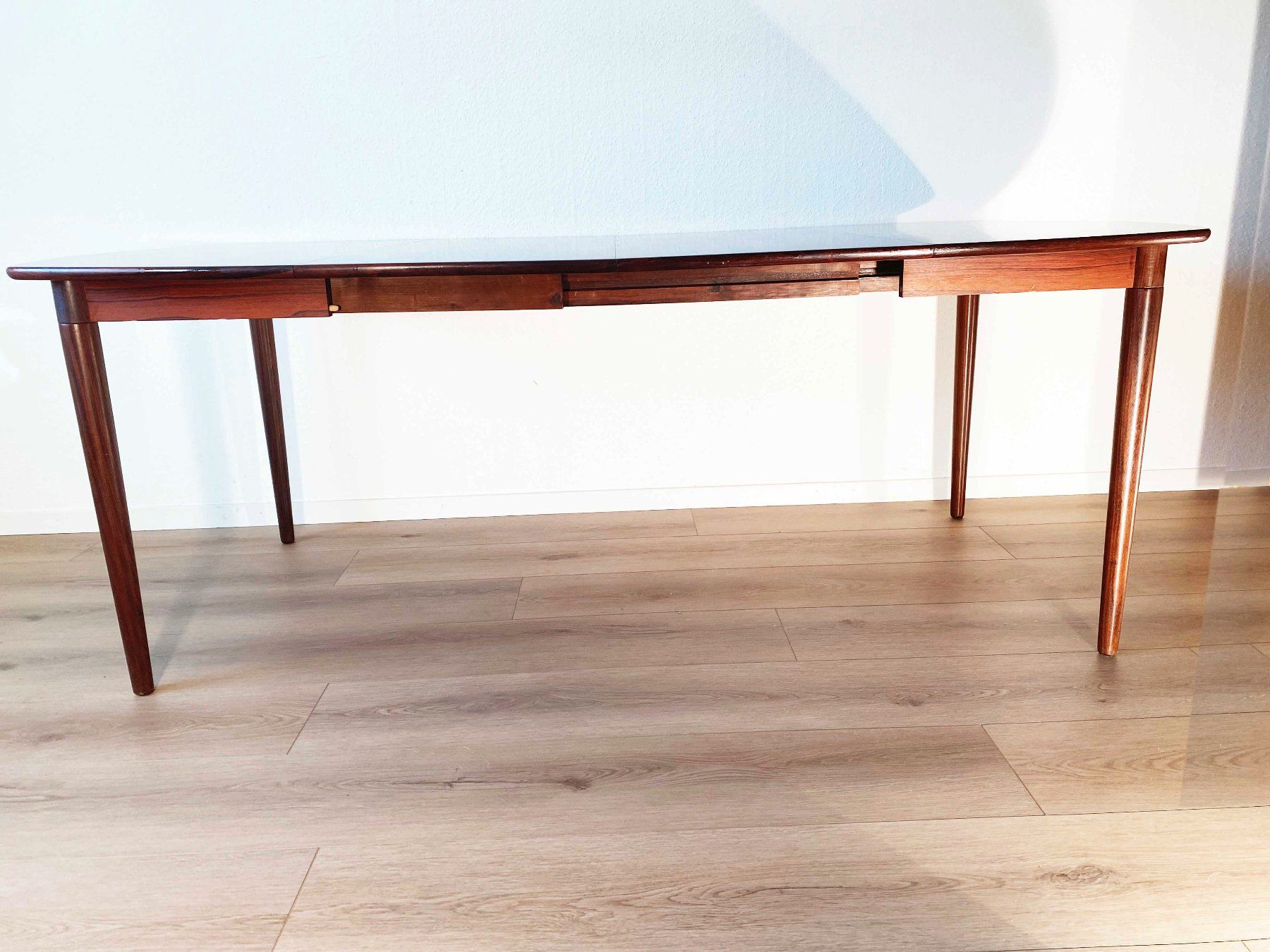 Tavoli: Teak Rosewood Diningtable – Usato da Beringen venduto da Kultgut 7