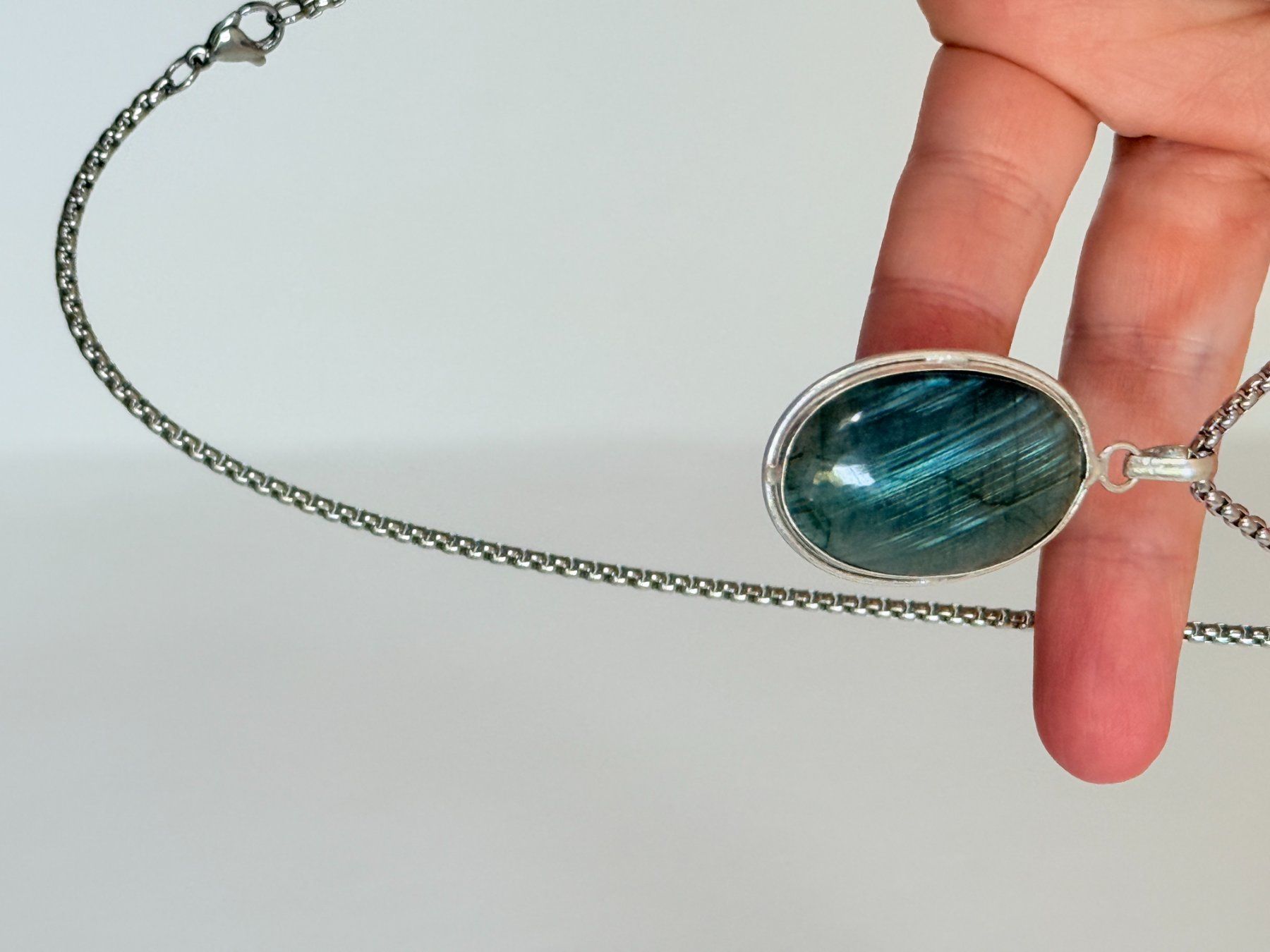 Ketten: Collier avec labradorite - Élégant & Naturel! – Neu und originalverpackt aus Genève von AWWA 3