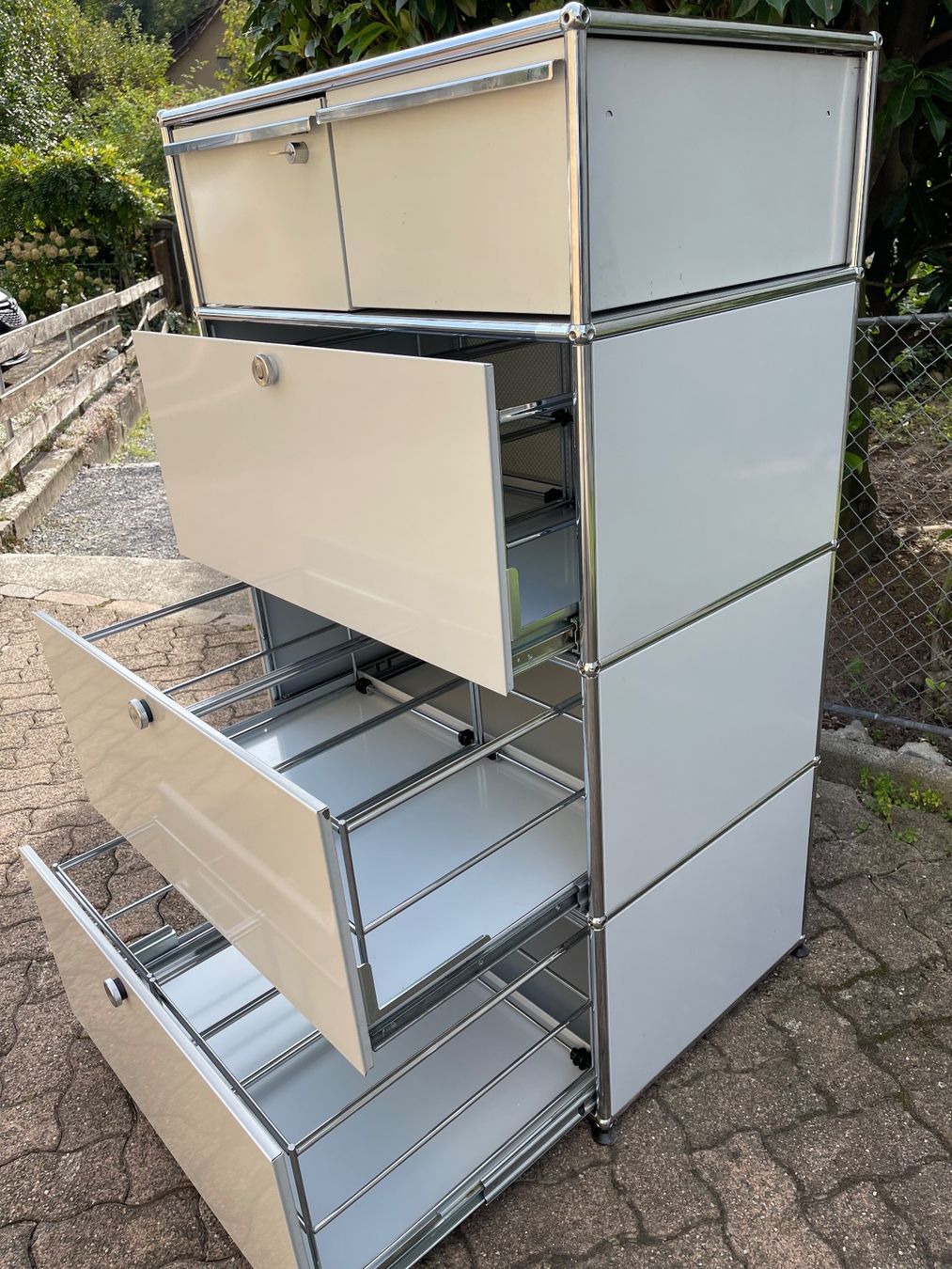 USM Cassettiere: USM Haller Sideboard Lichtgrau – Usato da Dietikon venduto da Kumar_Occasionen 3