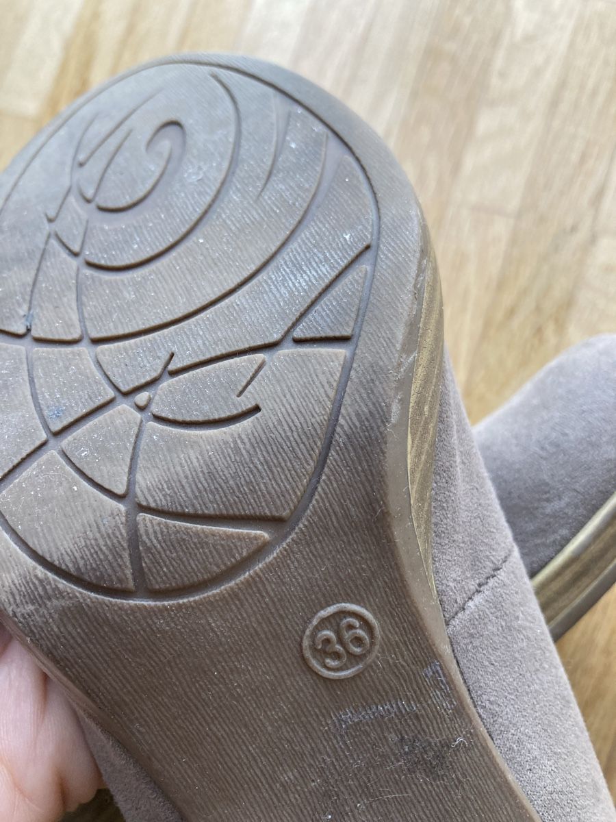 Damenschuhe: Carina Pumps beige, Gr. 36 – Gebraucht aus Schlieren von cotopaxi06 2