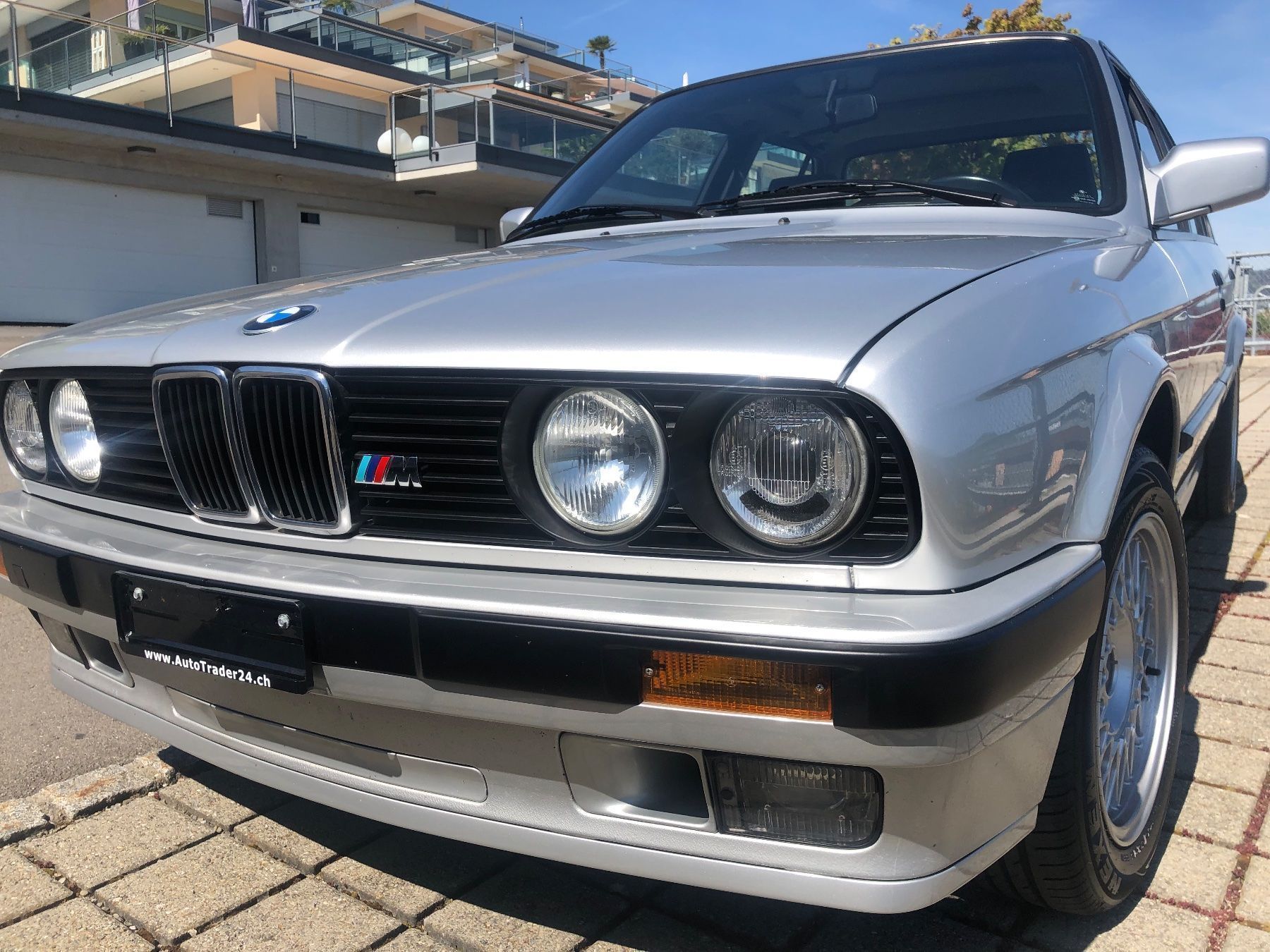 BMW Automobili: Bmw E30 320i original Edition mit Sportpaket mit  Shadowline – Usato da Immensee venduto da AutoTrader24 7