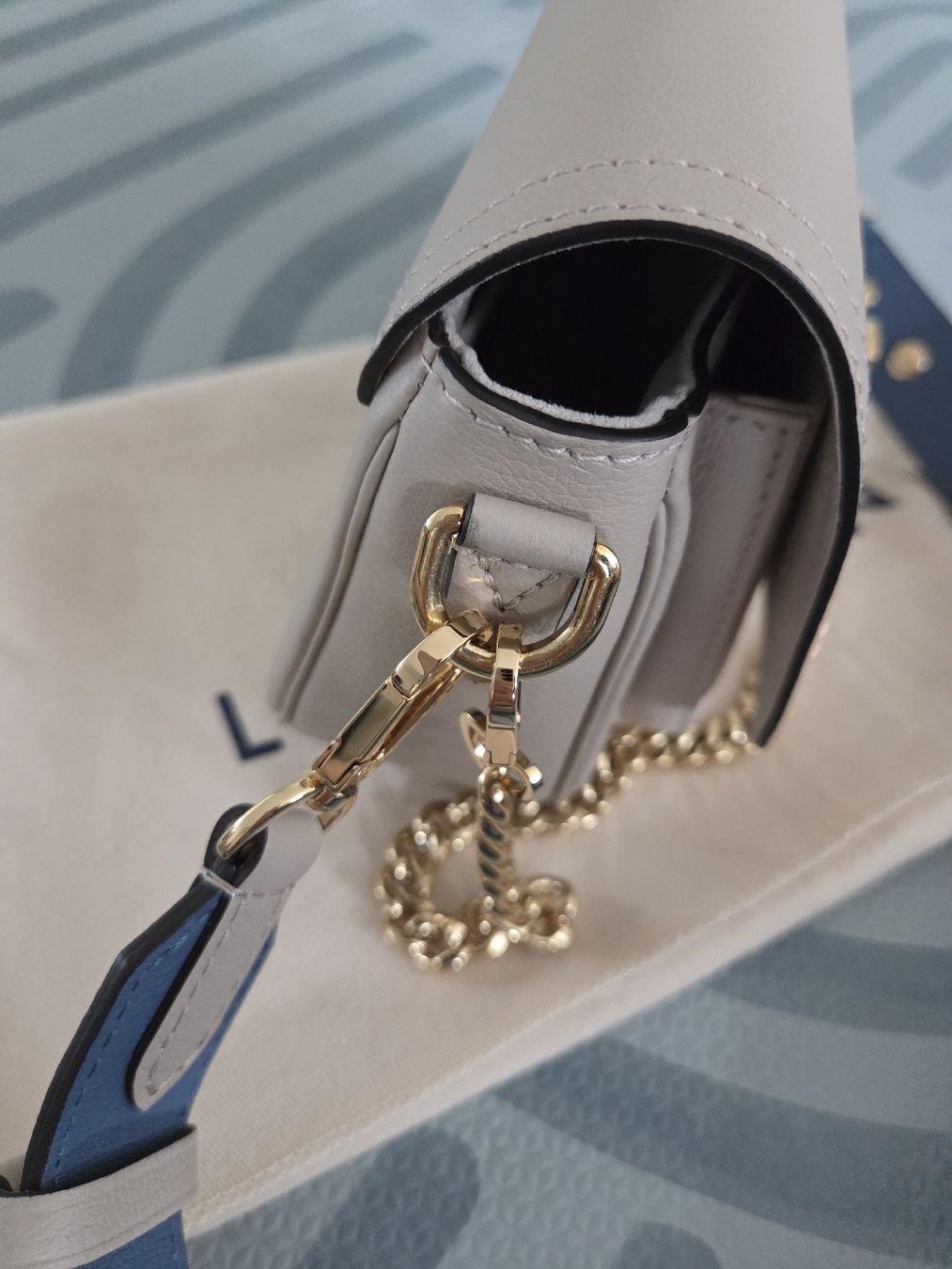 Louis Vuitton Borse da donna: Louis Vuitton Lockme Tender Tasche Greige – Nuovo (secondo la descrizione) da Belp venduto da Mary-Angel 4
