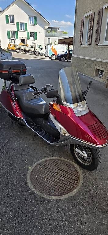 Honda Scooter: Honda Cn 250 Helix – Usato da Seengen venduto da B.sauer92