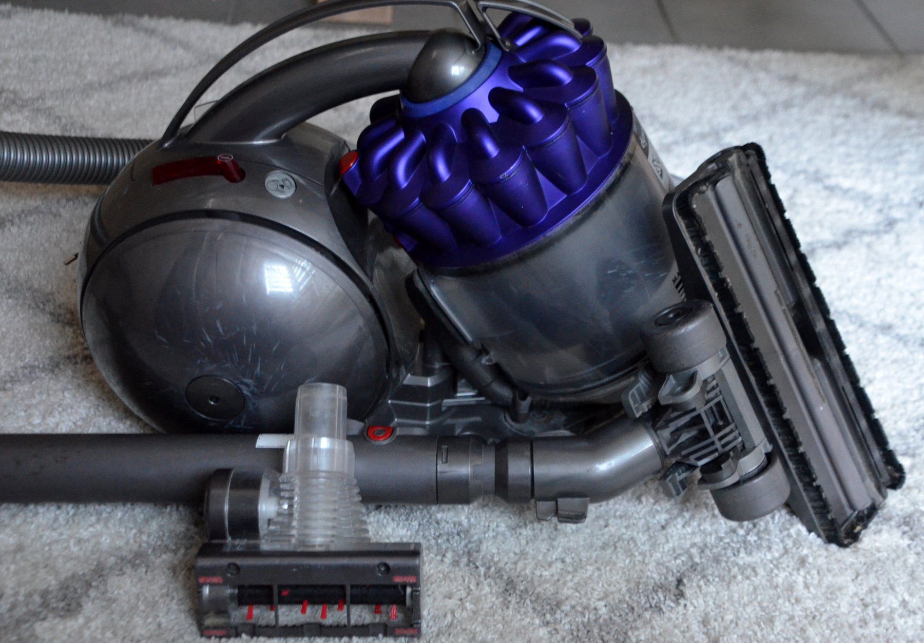 Dyson Aspirapolveri & Accessori: Staubsauger Dyson DC33C aspirateur – Usato da Collonges venduto da arashee 1