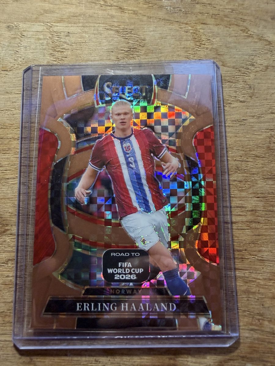 Panini Carte collezionabili: 2025 Panini Select Erling Haaland Bronze Checker /130 – Nuovo (secondo la descrizione) da Goldach venduto da pipinio