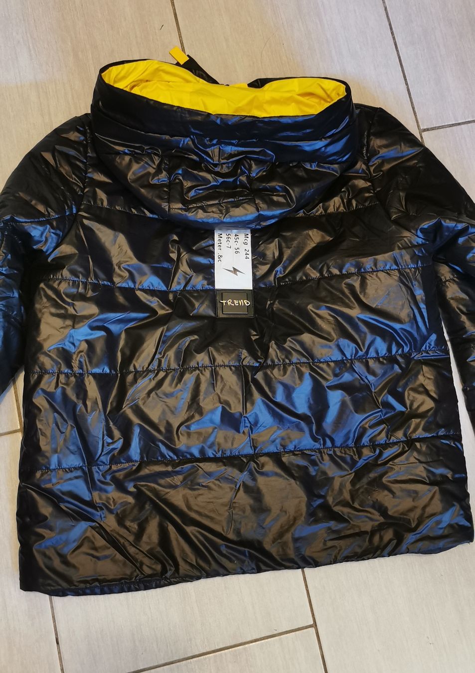 Giacche: Steppjacke/Kapuzenjacke Gr M/L – Usato da Winterthur venduto da Katyakaterina 2