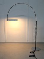 Baltensweiler Bogenlampe mit Halo Stativ