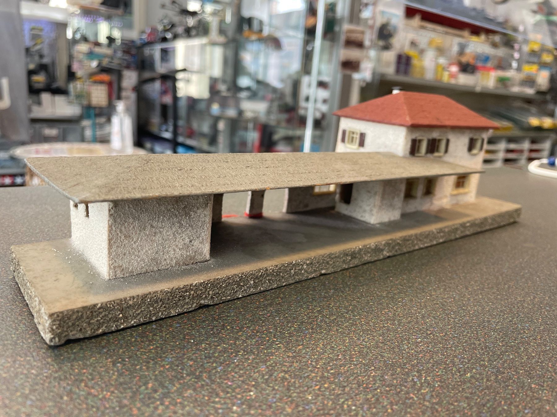 Faller Modellini di ferrovie: Vintage Faller H0 Bahnhof Holz – Usato da Chiasso venduto da Carrara-Modellismo 1