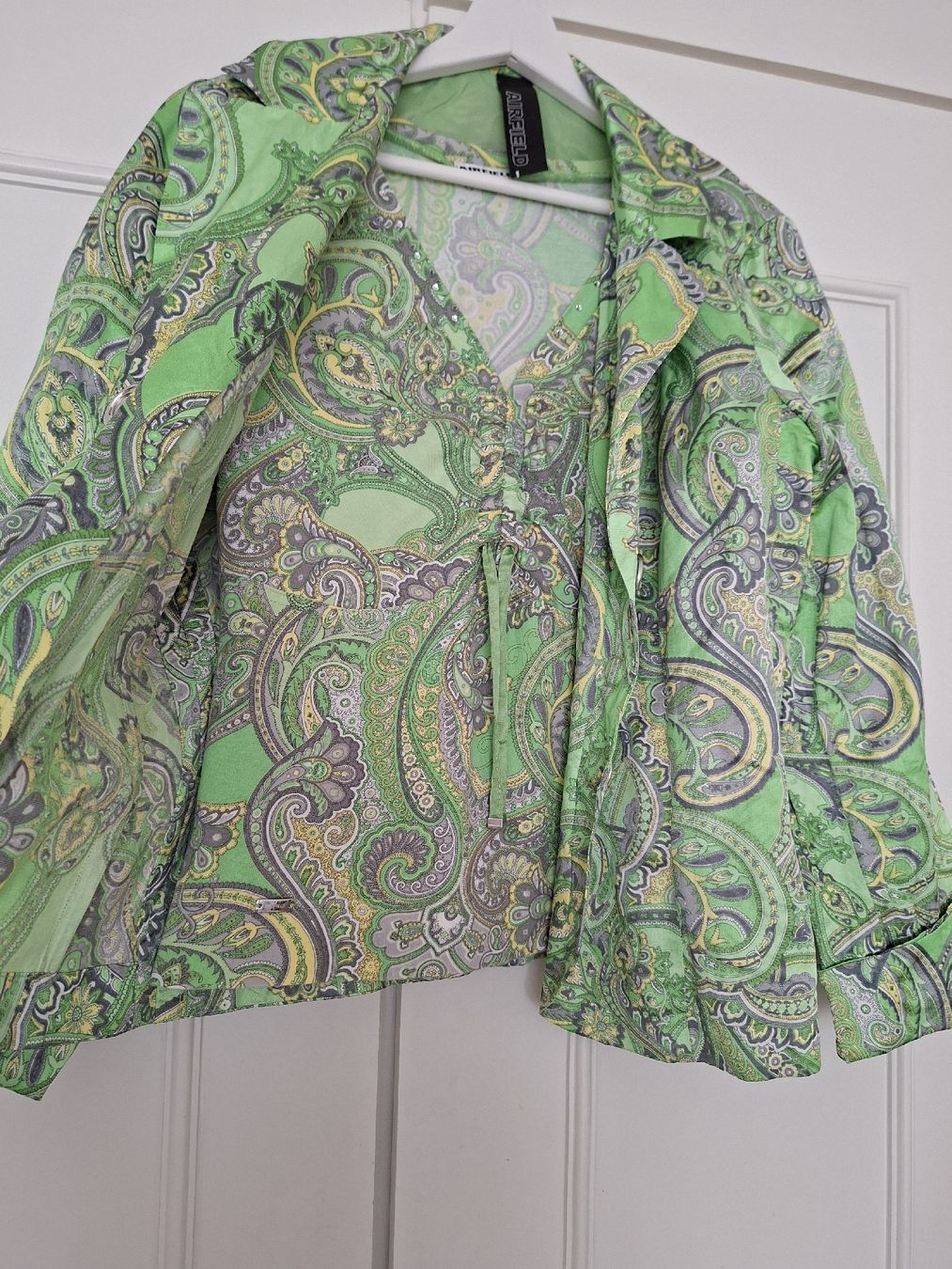 Airfield Lots de vêtements: Ensemble AIRFIELD veste + top imprimé vert – D'occasion à Lutry par Sim_Sta