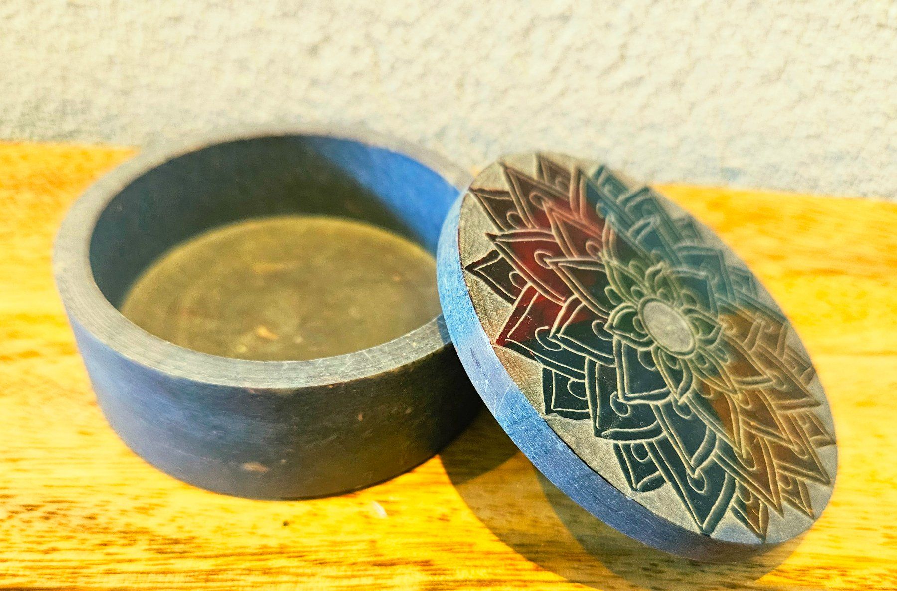 Minerali & Pietre curative: Steindose Stein Box Schatulle Speckstein Mandala Orient Asia – Usato da Birmensdorf ZH venduto da Wendepunkt... 4