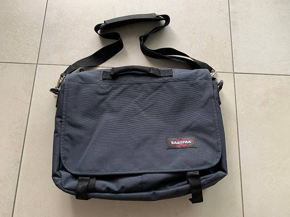 Borse: Umhängetasche Eastpak – Usato da Schönholzerswilen venduto da -Osiris-