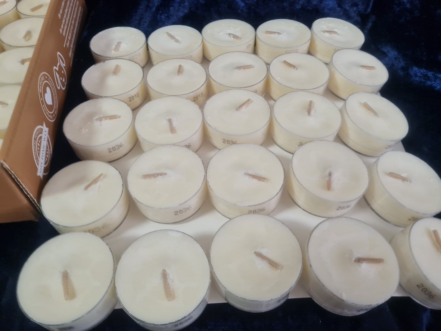 Partylite Candele: PartyLite - Teelicht-Box BeBalanced, 50 Teelichter Soja – Nuovo e nell'imballaggio originale da Othmarsingen venduto da Kleibai 2
