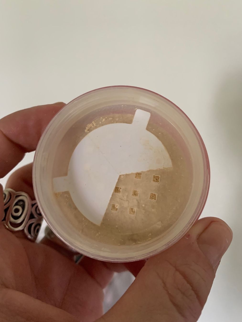 Make-up: IT COSMETICS BYE BYE BREAKOUT POWDER Translucent, 6,8g..Voll – Gebraucht aus Zürich von deruja 1