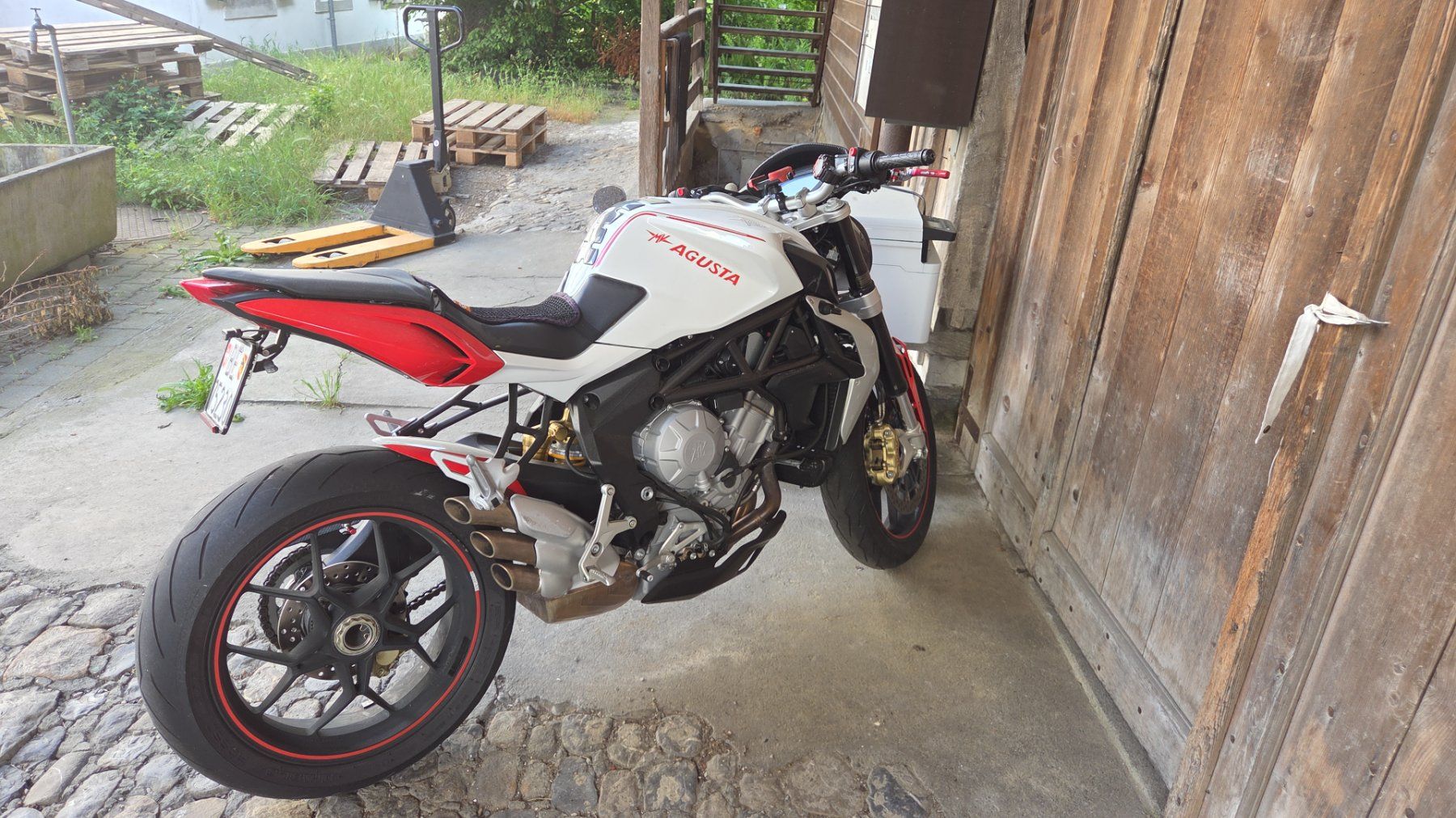 MV Agusta Strada: MV AGUSTA BRUTALE – Usato da Biberist venduto da rud_88ch 1