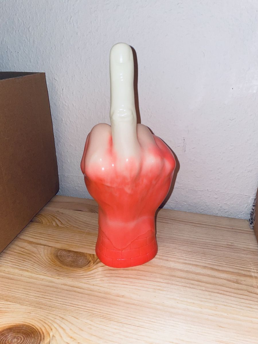 Sculptures & Statues: HAROSHI MIDDLE FINGER SCULPTURE HUF SIGNED – Neuf avec emballage d'origine à Basel par aharon.no1 1