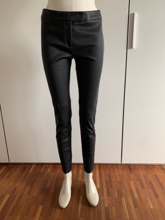 AKRIS-Exklusive Lederhose aus feinstem Lammnappa NP 1990, 34