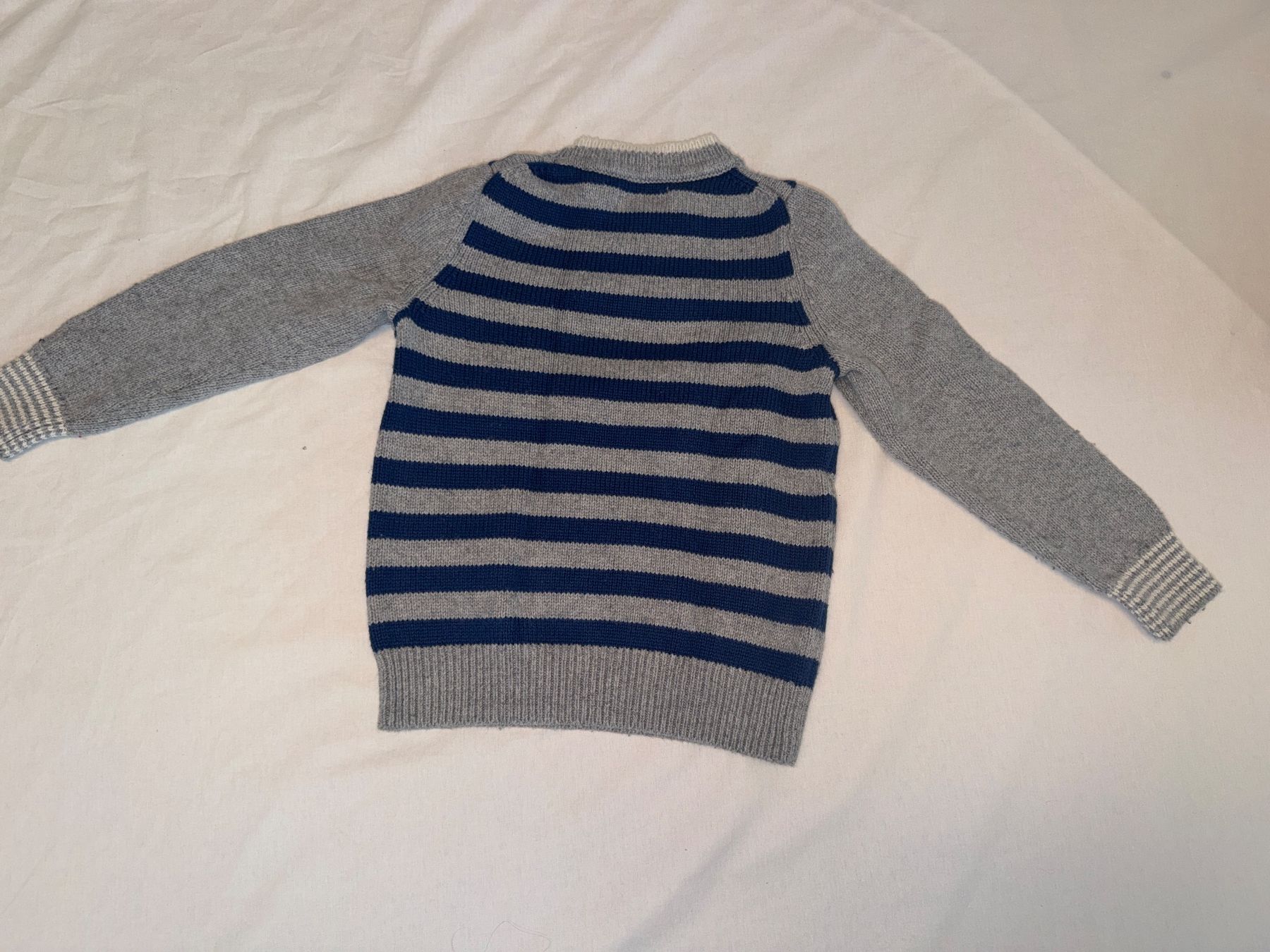 Mini Boden Maglioni & Felpe: Pullover mit Eisbär von Mini Boden Gr. 116 – Nuovo (secondo la descrizione) da Hettlingen venduto da SaMiViJu 2