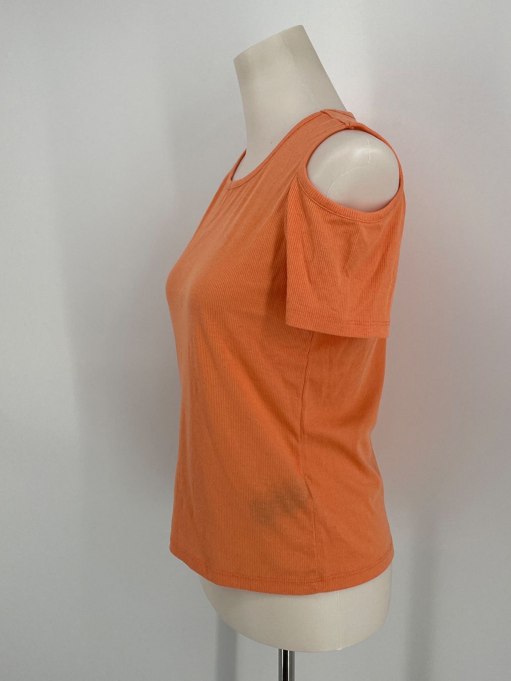 H&M T-shirt: Shirt mit Cut-Outs Gr. M von H&M – Usato da Auenstein venduto da moin. 1