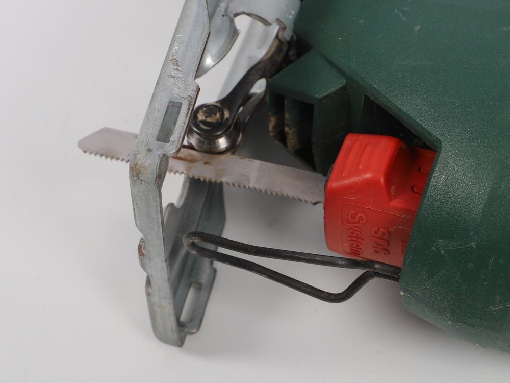 Bosch decoupeerzaag PST 700 E 500W - bouwmarkten