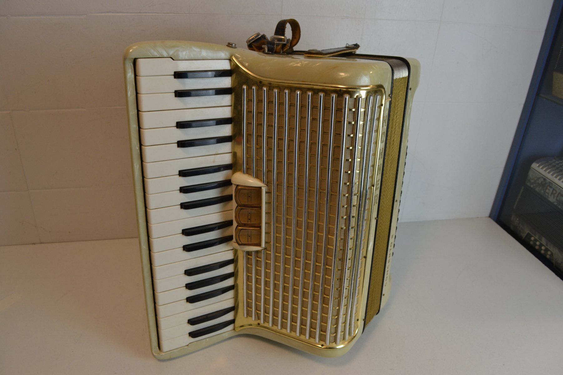 Hohner Musikinstrumente: Akkordeon chromatisch Hohner Concerto II – Gebraucht aus Zürich von baumusik 6