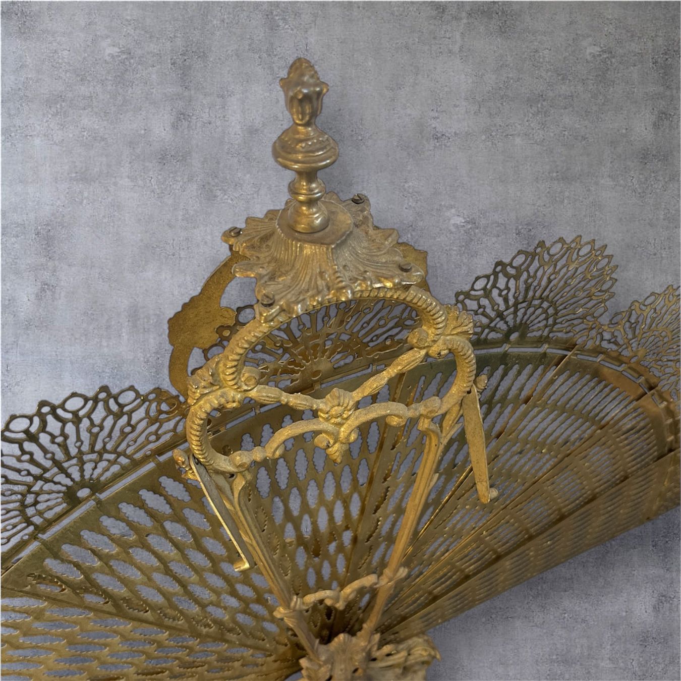 Tutte le decorazioni: Fantastic folding fire screen – Usato da Rütihof venduto da SwissEritageAndMore 1