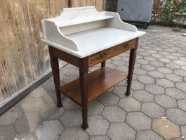 Schönes Waschtischli Tanne