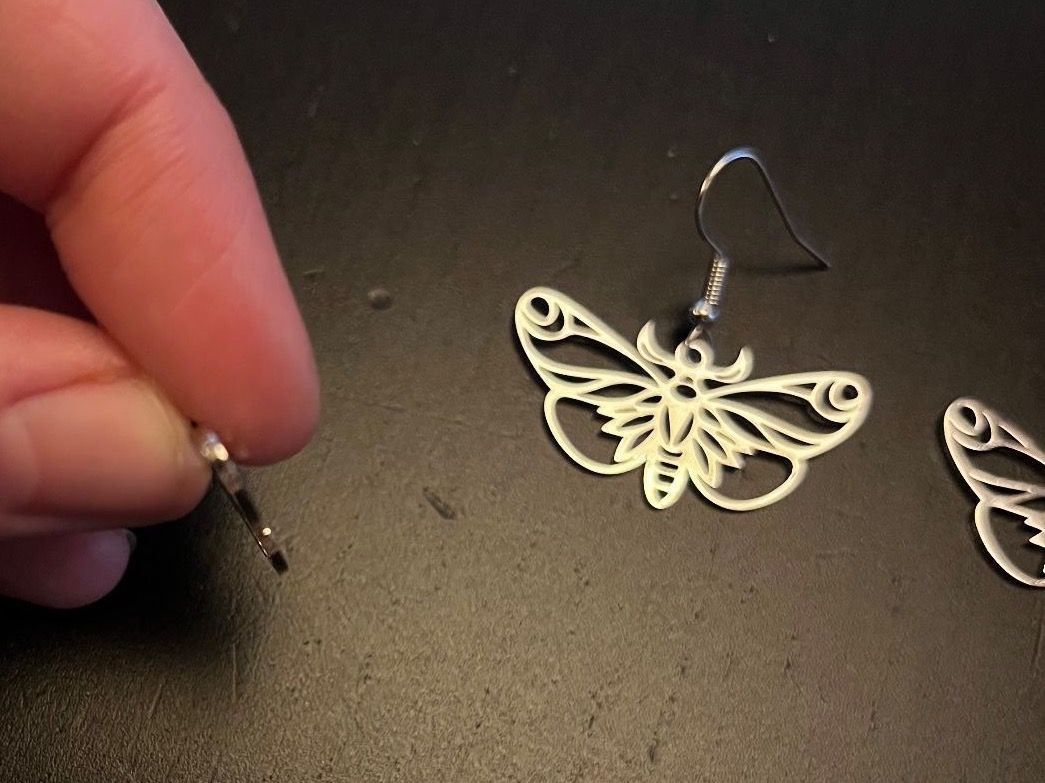 Sonstiger Schmuck: Ohrringe und Amulett ( Set) Motte – Neu (gemäss Beschreibung) aus Gams von Mariawicca 3