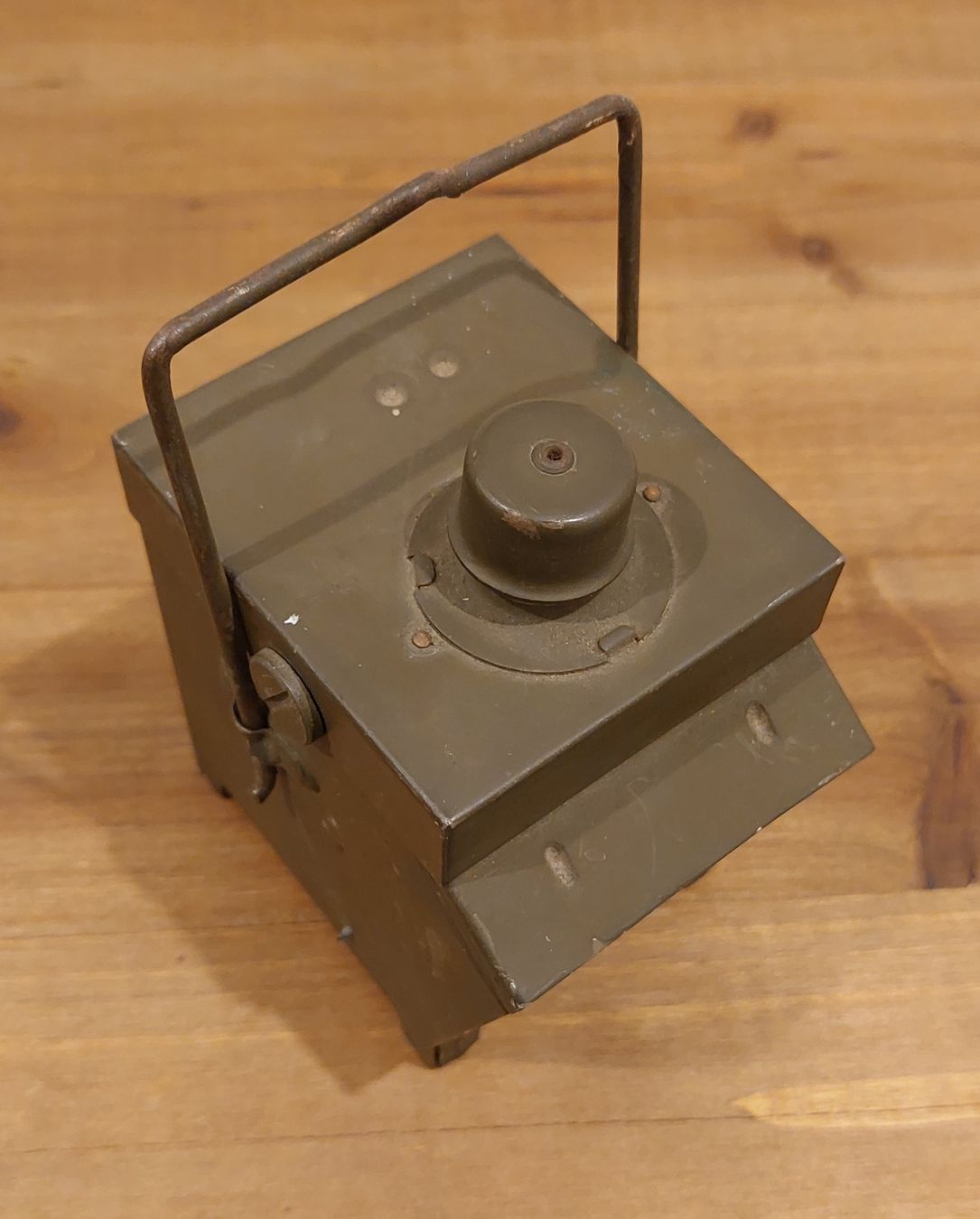Lampade: ww2, British lamp – Usato da Morens FR venduto da John_Doe_1981