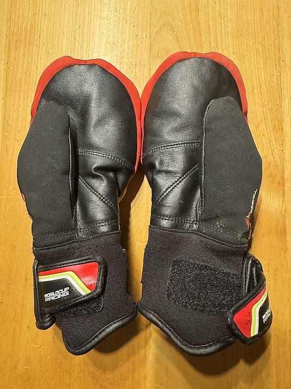 Guanti: Handschuh Kind – Usato da Appenzell Steinegg venduto da pba_z8py 1
