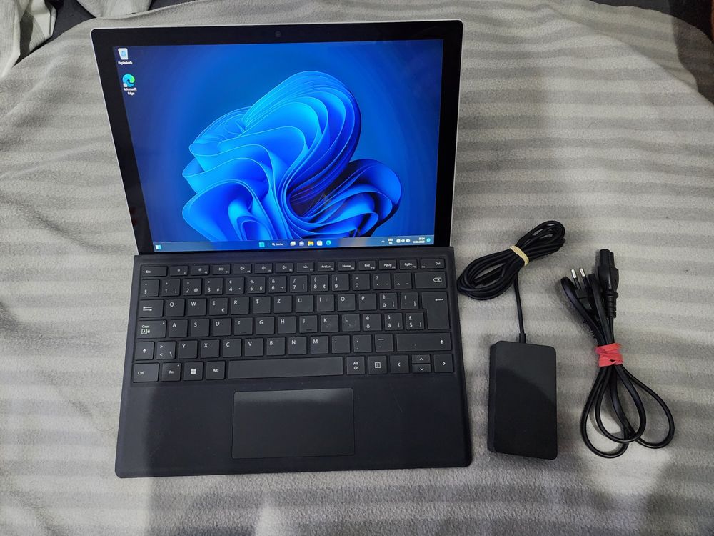 Microsoft's new Surface Pro 7 Plus has a bigger battery, removable SSD, and LTE | The Verge