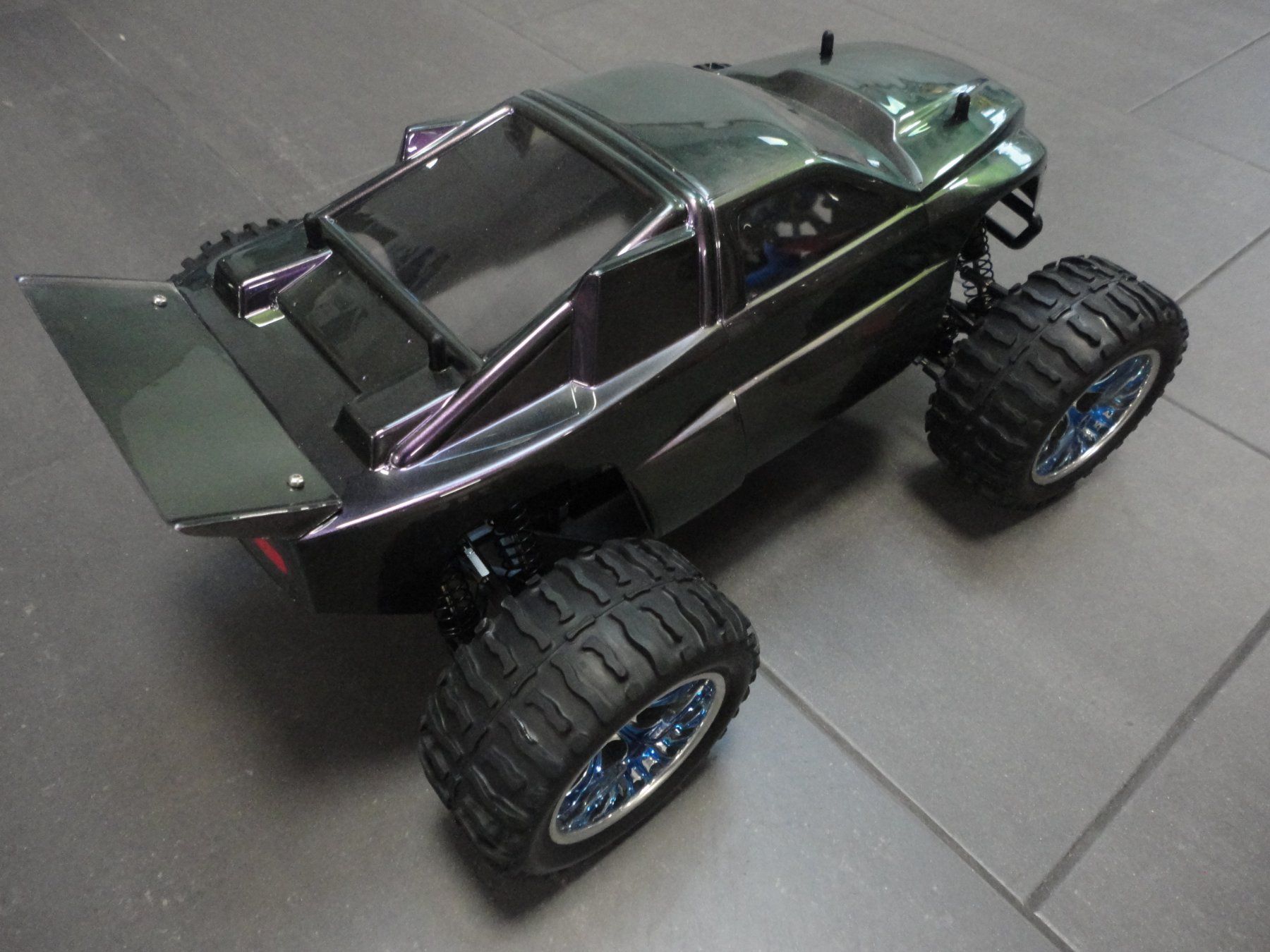 Modellismo RC: Monstertruck ca. 80kmh Neu Wechselfarbe – Nuovo e nell'imballaggio originale da Horgen venduto da RcModell 3