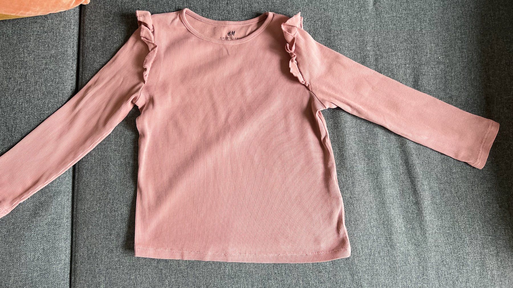 H&M Blusen, T-Shirts & Tops: H&M T-shirt Kinder Gr.110/116 – Gebraucht aus Zürich von normanprice
