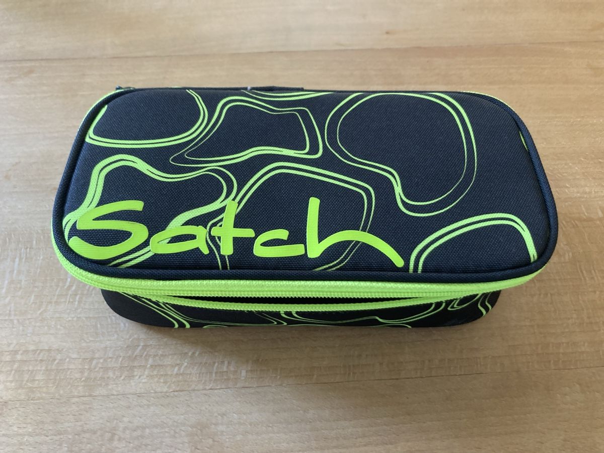 Satch Schüler-Etuis: Satch Etui – Gebraucht aus Wädenswil von Moflo