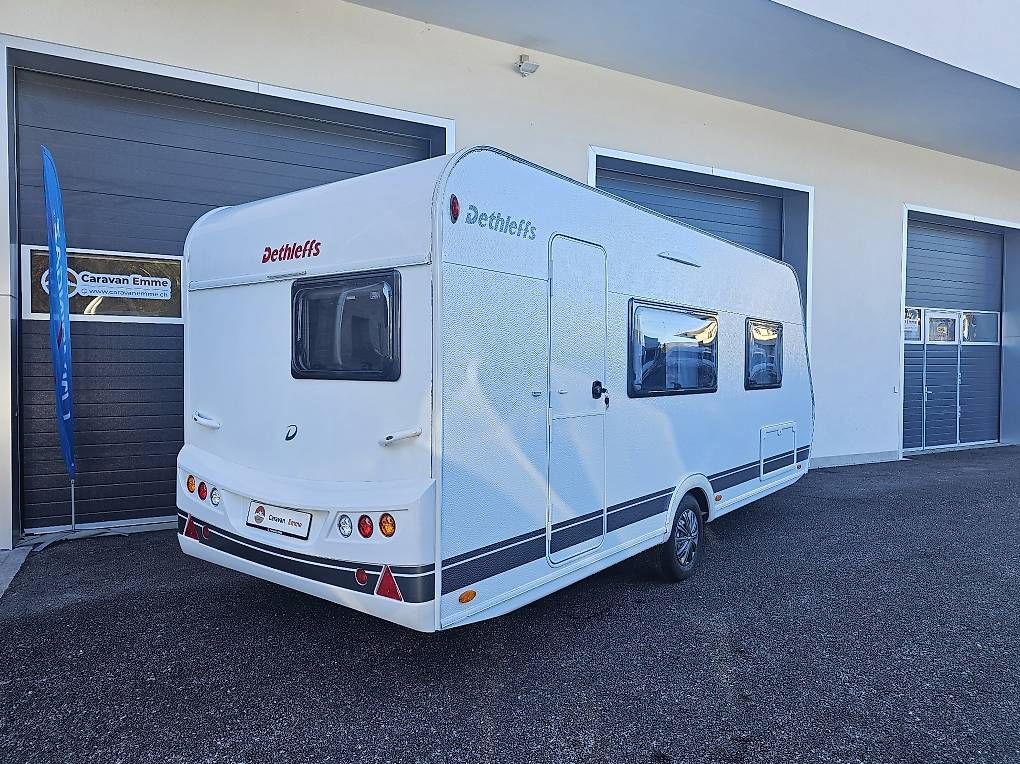 Veicoli da campeggio: Wohnwagen Dethleffs C Joy mit Queensbett! – Usato da Recherswil venduto da Caravan-EmmE 2