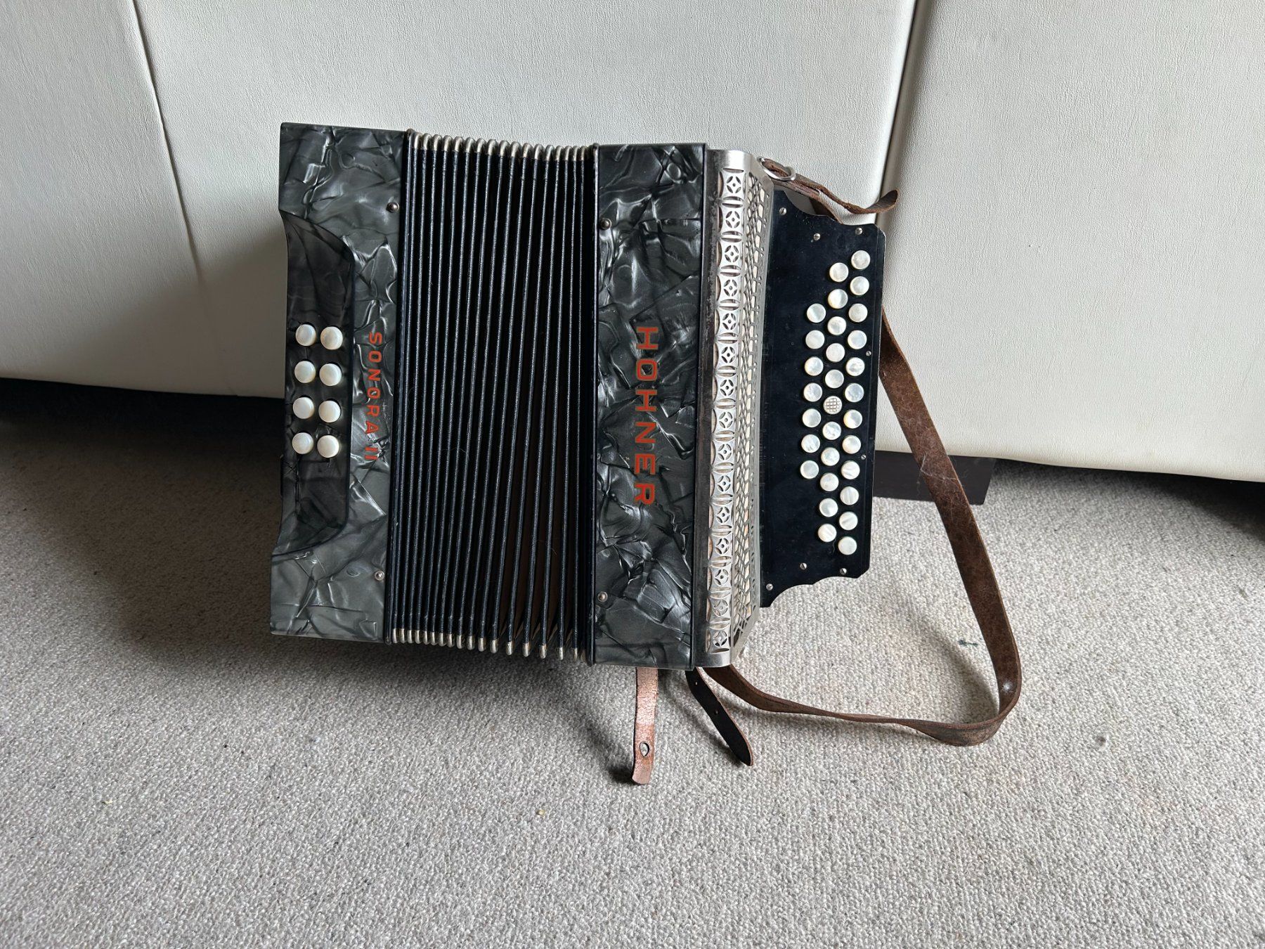 Hohner Strumenti musicali: Hohner Sonora II – Usato da Benzenschwil venduto da Popfactory