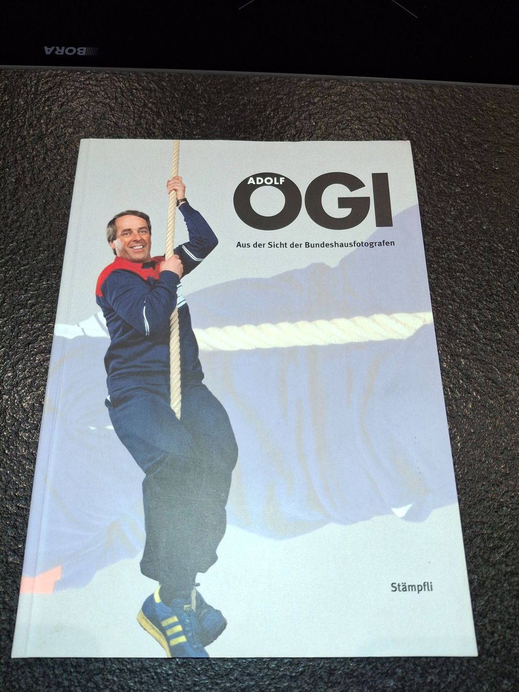 Libri: Adolf Ogi signiertes Buch "OGI" – Usato da Horriwil venduto da TOKYONIGHTS