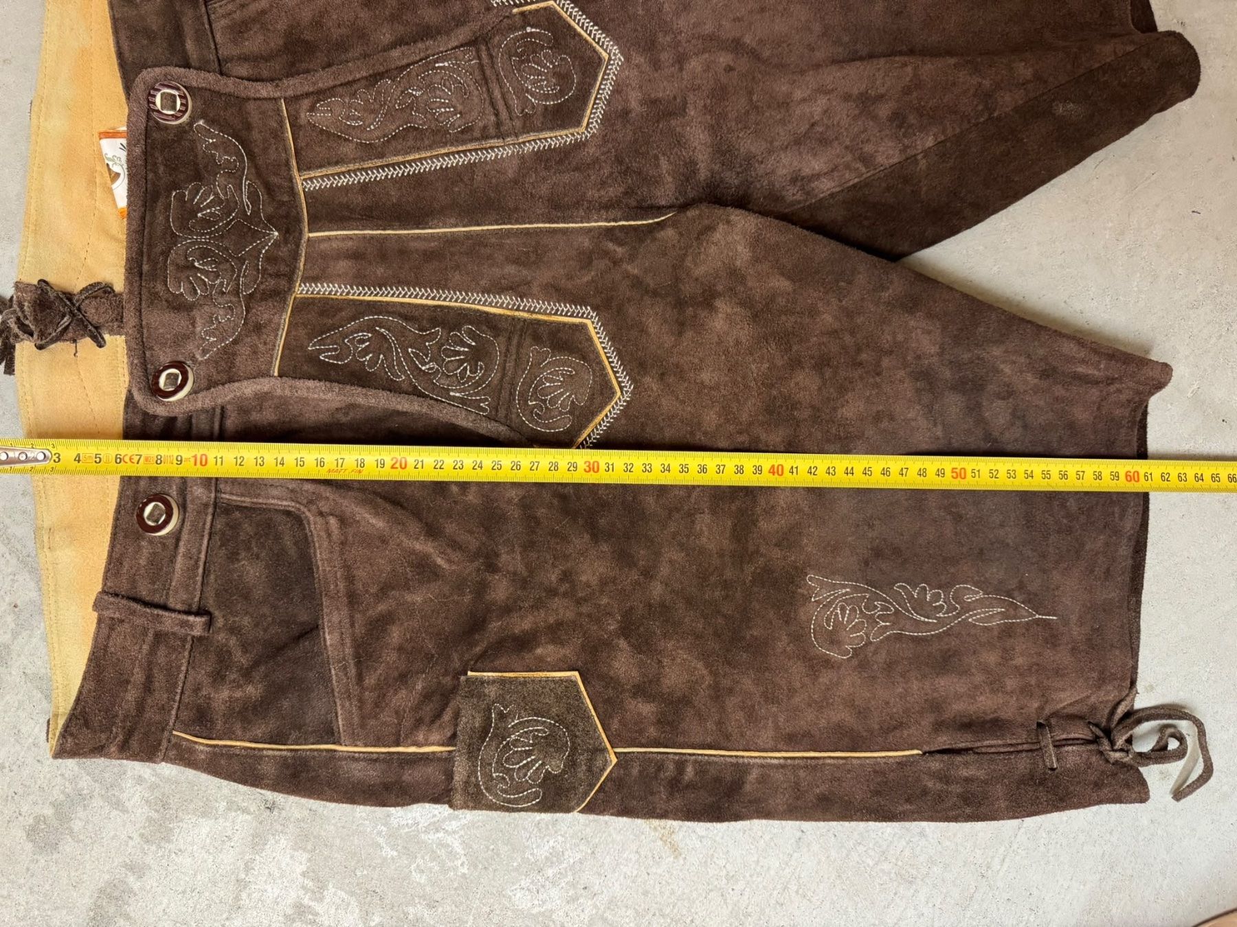 Pantaloni: Lederhosen – Usato da Zürich venduto da agu_jvw9 4
