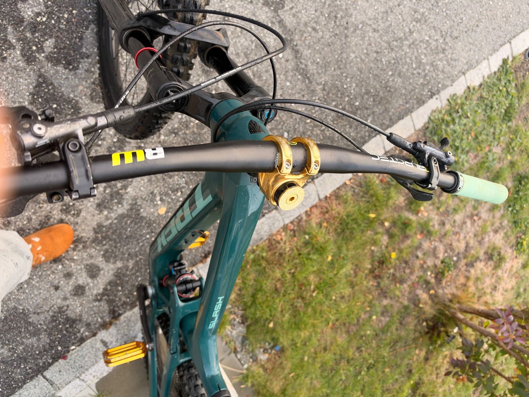 Trek Velos: Trek Slash 9.8 M/L – Gebraucht aus Lantsch/Lenz von Lenzi1 2
