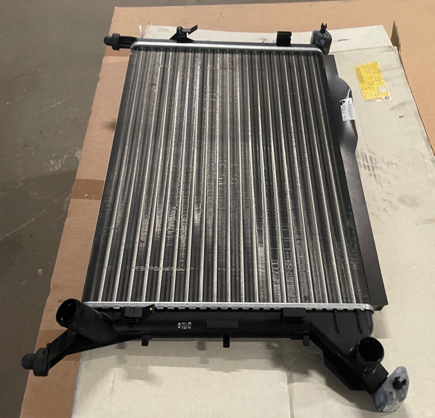 Mini Tutti pezzi di ricambio auto: Mini Cooper Radiateur – Nuovo (secondo la descrizione) da Satigny venduto da rfo59 1