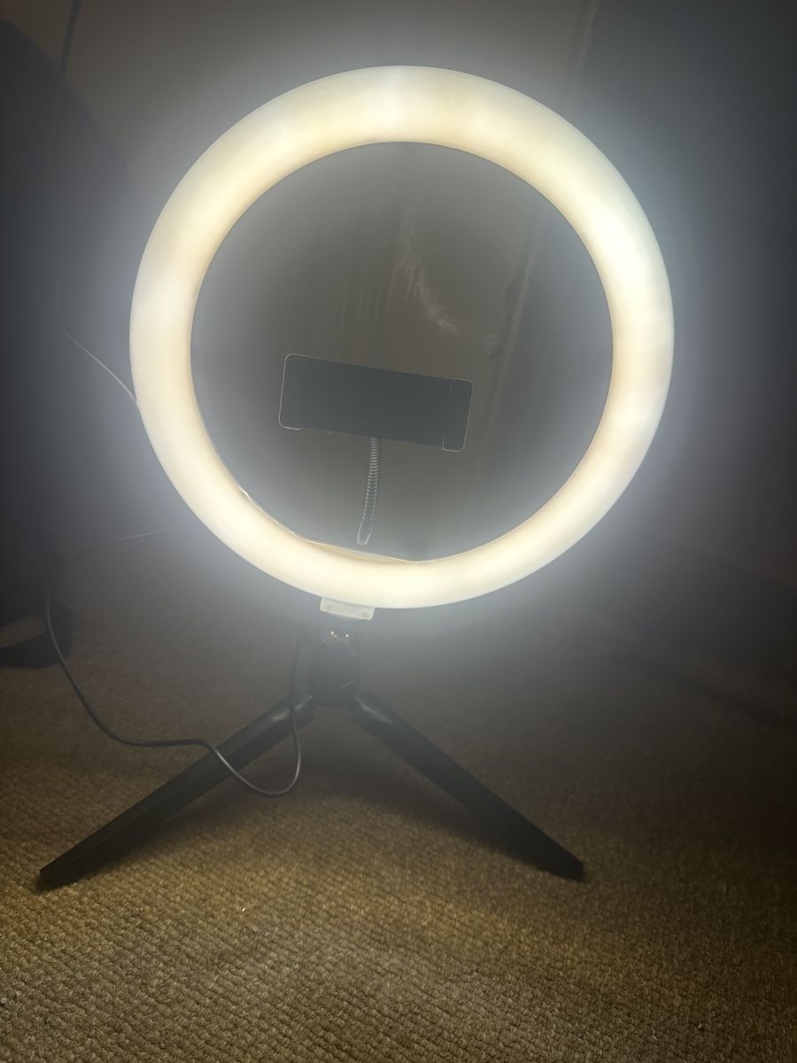 Lampen: LED-Ringlicht – Gebraucht aus Uetikon am See von Lorella.v 1